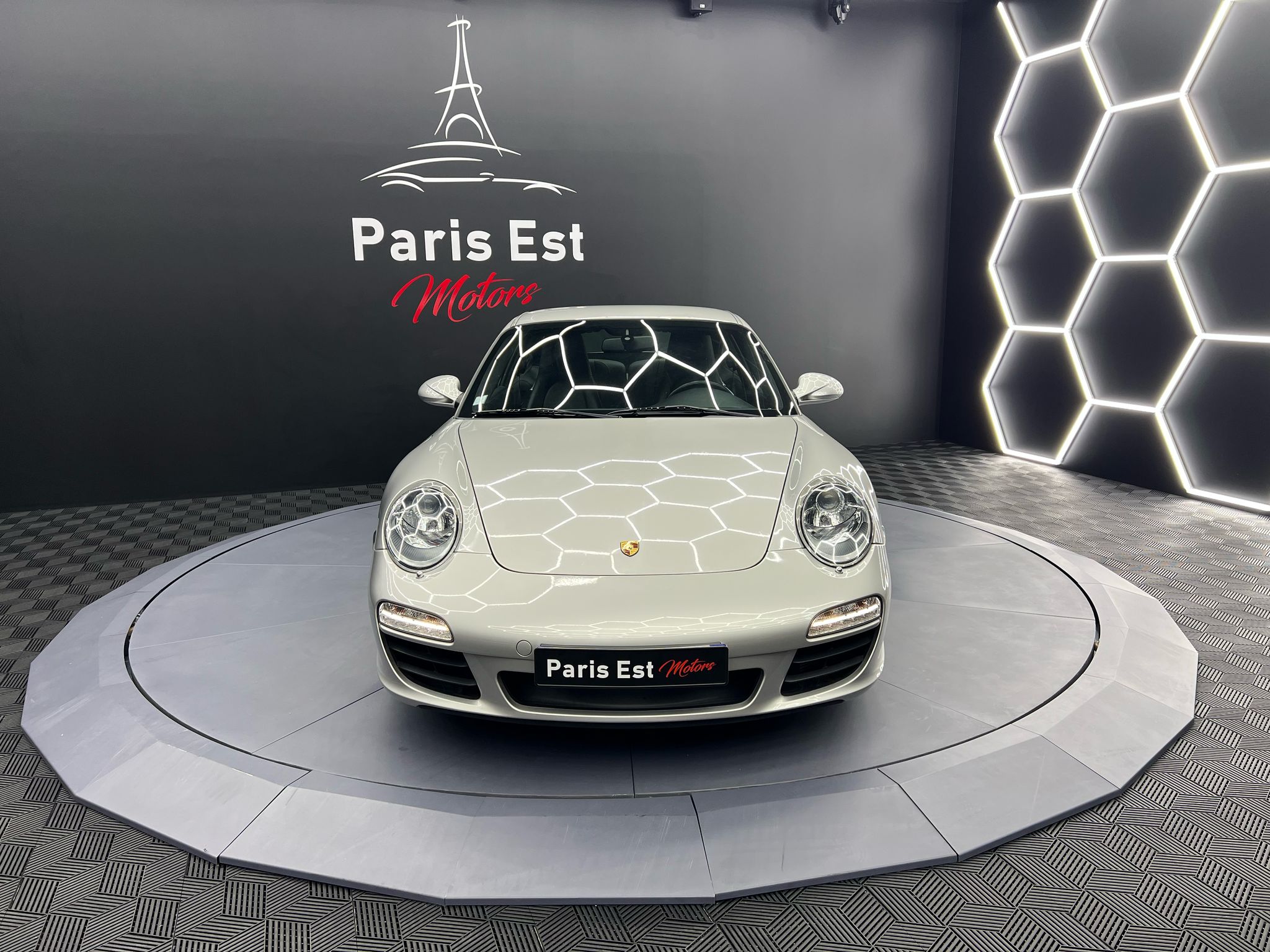 Car Image 9