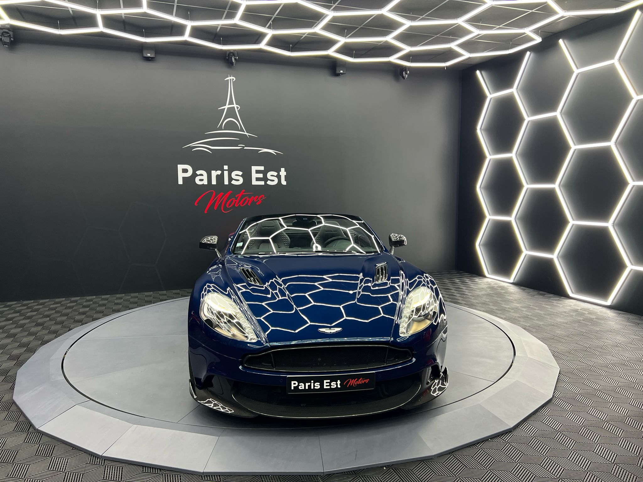 Car Image 9